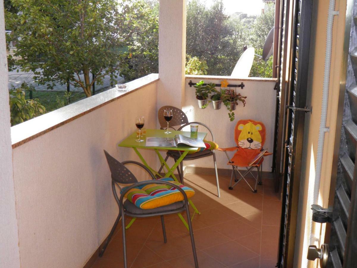 Apartment Suzy Fažana Zewnętrze zdjęcie