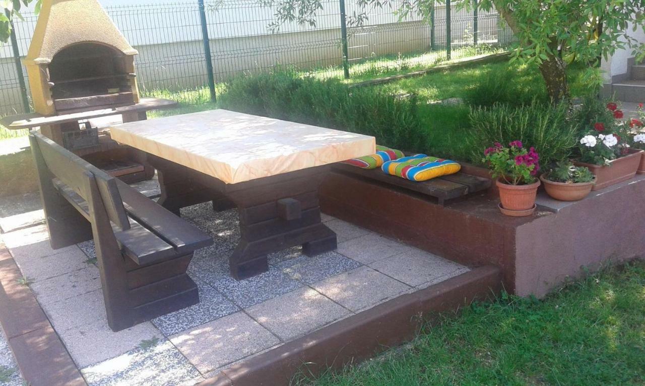 Apartment Suzy Fažana Zewnętrze zdjęcie